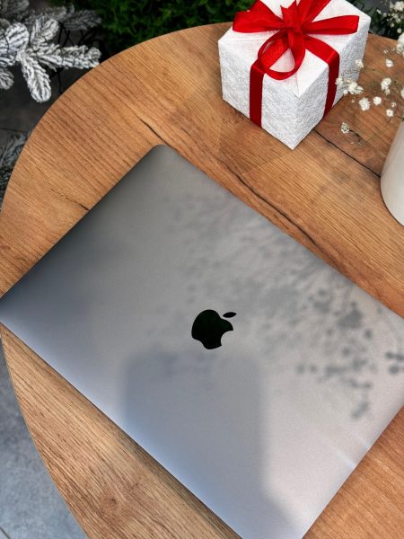  Core i7 Space Gray 16/512GB