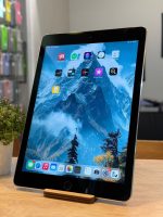 Cellular Space Grey 16GB