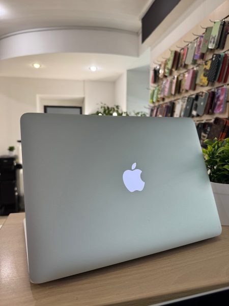  Core i5 Silver 8/128GB